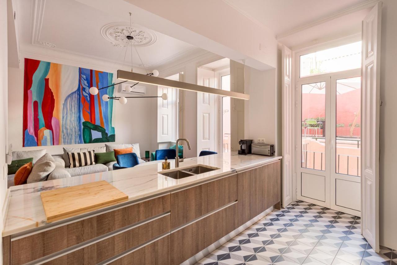 Joivy Exquisite With Patio In Graca * Lisbon