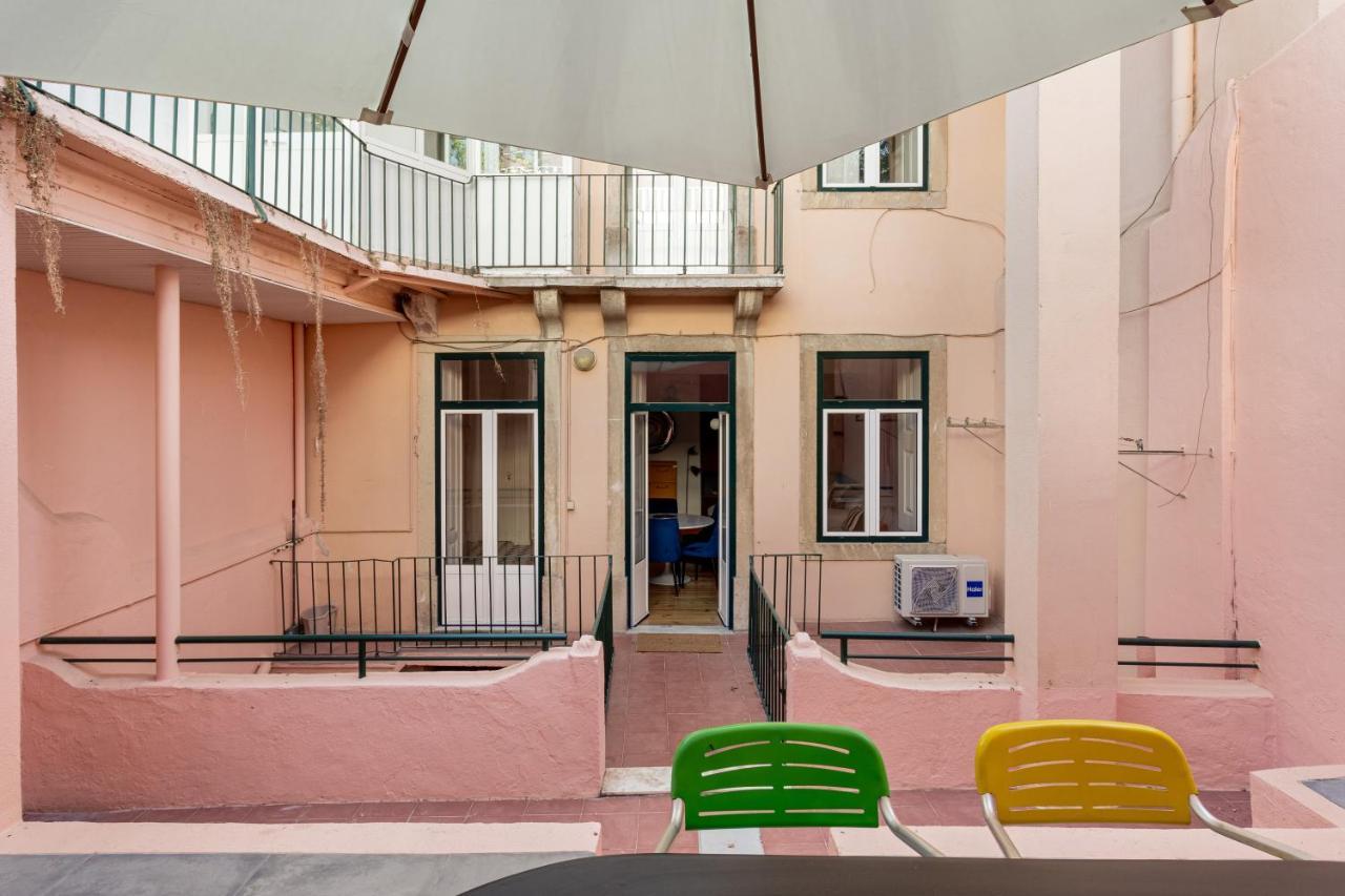 Joivy Exquisite With Patio In Graca Apartment